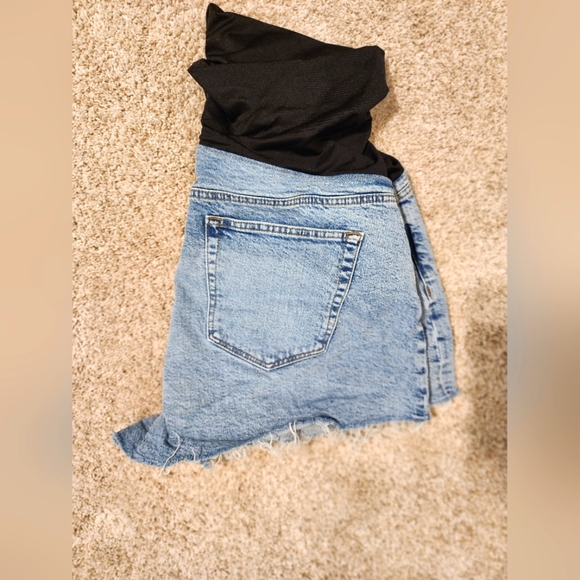 Never been worn, loft maternity shorts. - Picture 2 of 3